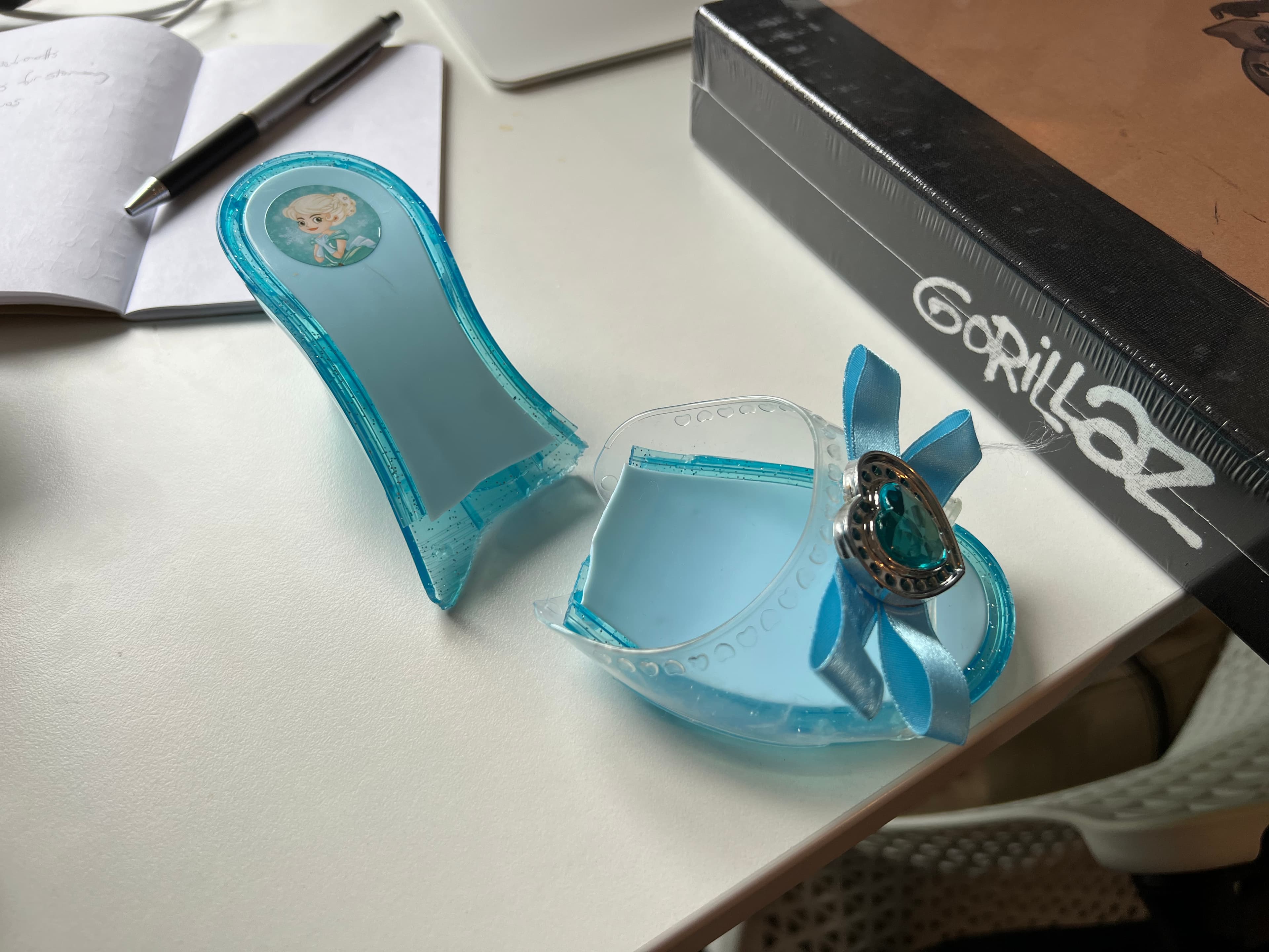 Gorillaz and the princess shoe