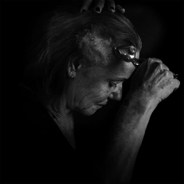Plus Une Main À Mordre cover art
